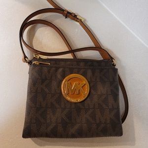 Michael Kors Small Brown Crossbody Purse size 8x7